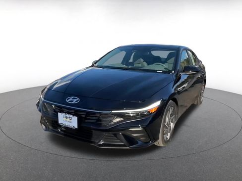 Used 2025 Hyundai Elantra SEL image 7