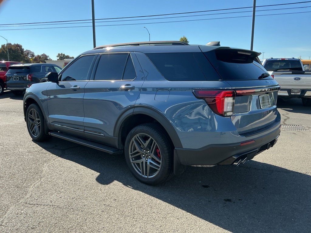 Used 2025 Ford Explorer ST w/ Sun And Sound Package AWD/4WD image 6