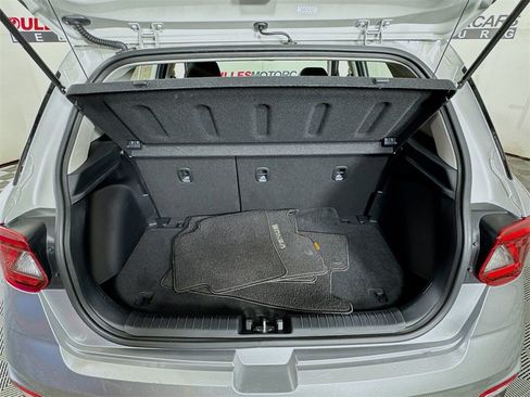 Used 2024 Hyundai Venue SEL image 27