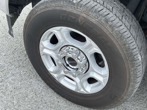 Used 2025 Ford F250 XLT image 9