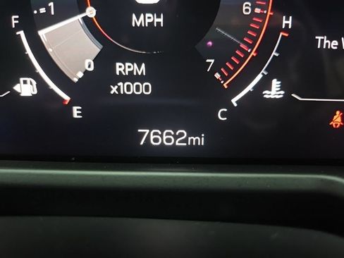 Used 2025 GMC Acadia Elevation AWD/4WD image 32