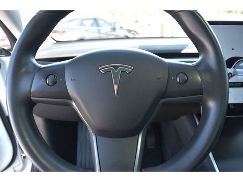 Used 2018 Tesla Model 3 Long Range image 12