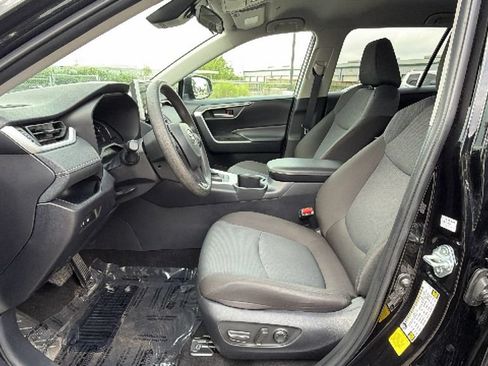 Certified 2025 Toyota RAV4 XLE FWD image 16