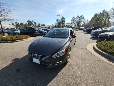 Used 2015 Volvo S60 T5 Premier image 3