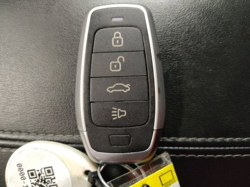 Used 2020 Nissan Sentra S FWD image 32