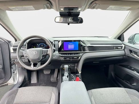 Used 2025 Toyota Camry LE image 13