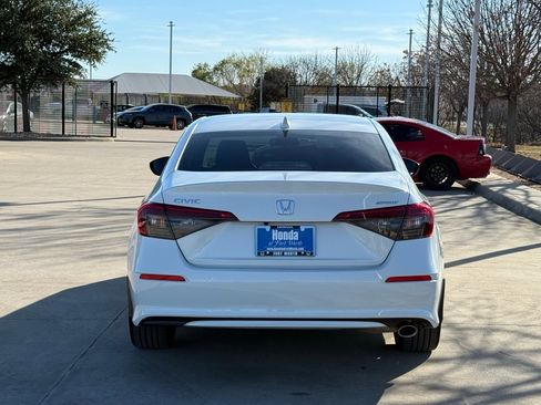 Used 2024 Honda Civic Sport image 4