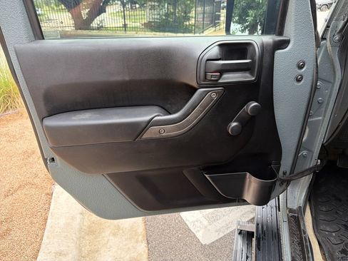Used 2015 Jeep Wrangler Rubicon w/ Trailer Tow Group AWD/4WD image 17