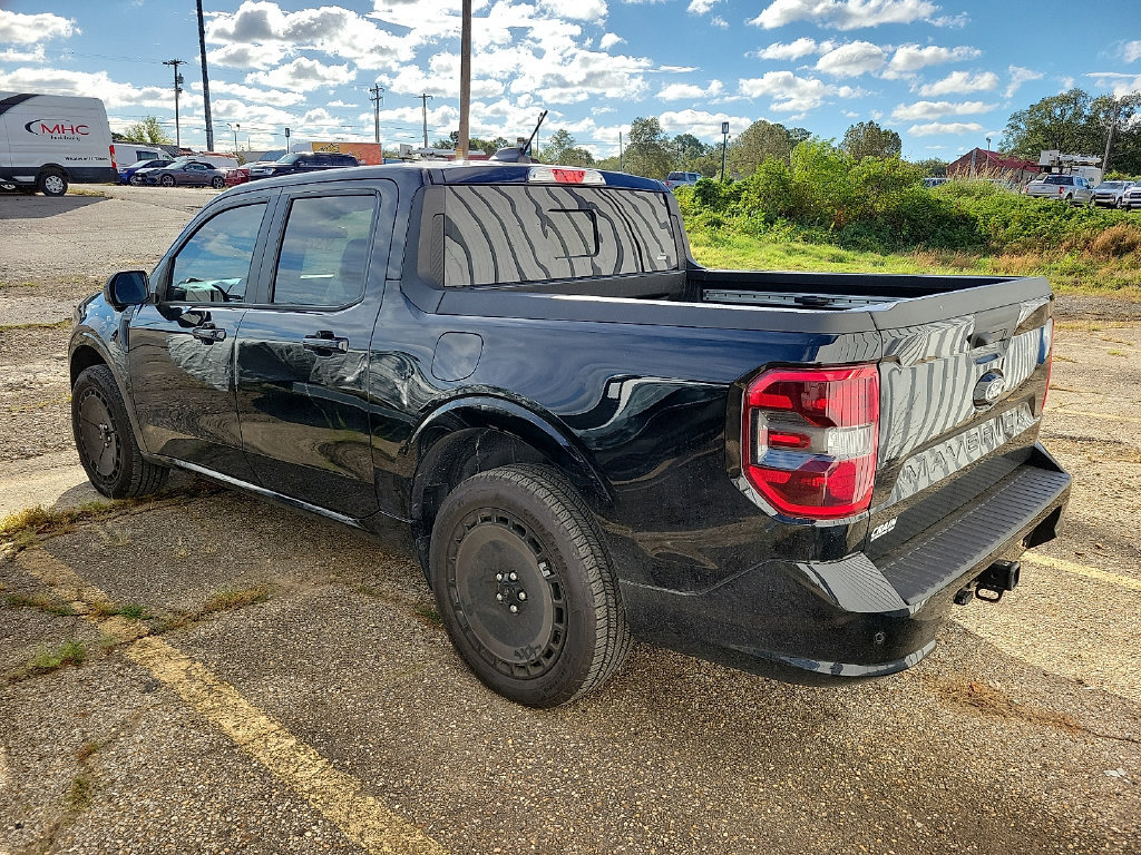 Used 2025 Ford Maverick Lobo AWD/4WD image 3