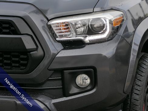Used 2018 Toyota Tacoma TRD Sport w/ TRD Premium Sport Package RWD image 10