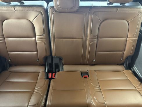 Used 2023 Lincoln Navigator Reserve AWD/4WD image 15