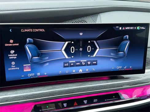 Used 2024 BMW 740i 740i M SPORT,NAV,CAM,PANO,BLIN image 28