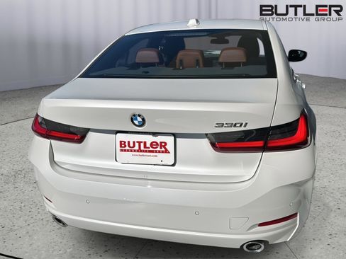 Certified 2025 BMW 330i Sedan w/ Convenience Package image 4