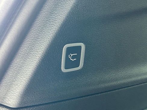 New 2026 Chrysler Pacifica Limited w/ S Appearance Package FWD image 34