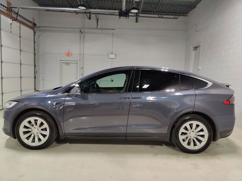 Used 2020 Tesla Model X Long Range image 17