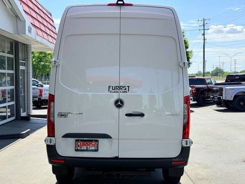 Used 2024 Mercedes-Benz Sprinter 2500 image 5