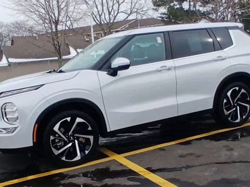 Used 2023 Mitsubishi Outlander SE image 7