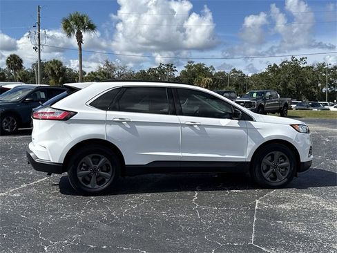Certified 2022 Ford Edge SEL w/ Sport Appearance Package image 3