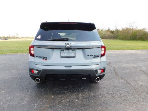 Used 2024 Honda Passport Black Edition image 4