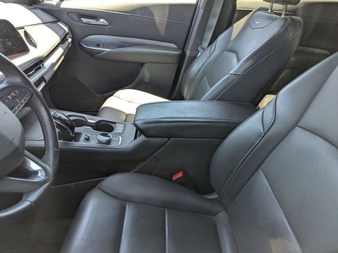 Used 2024 Cadillac XT4 Premium Luxury w/ Active Safety Package FWD image 11