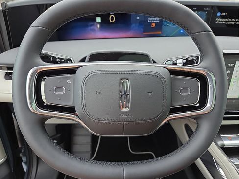 New 2026 Lincoln Nautilus Reserve image 24