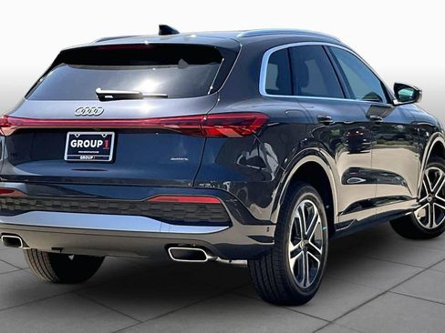 Used 2025 Audi Q5 Premium AWD/4WD image 13