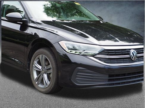 Used 2024 Volkswagen Jetta SE FWD image 14