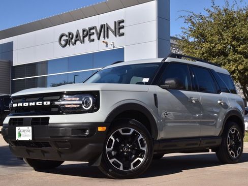 Used 2023 Ford Bronco Sport Outer Banks w/ Tech Package image 1