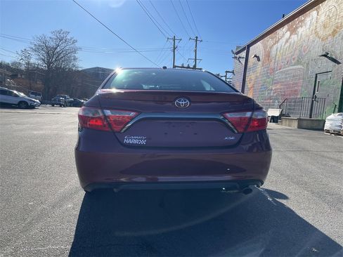 Used 2016 Toyota Camry XSE image 4