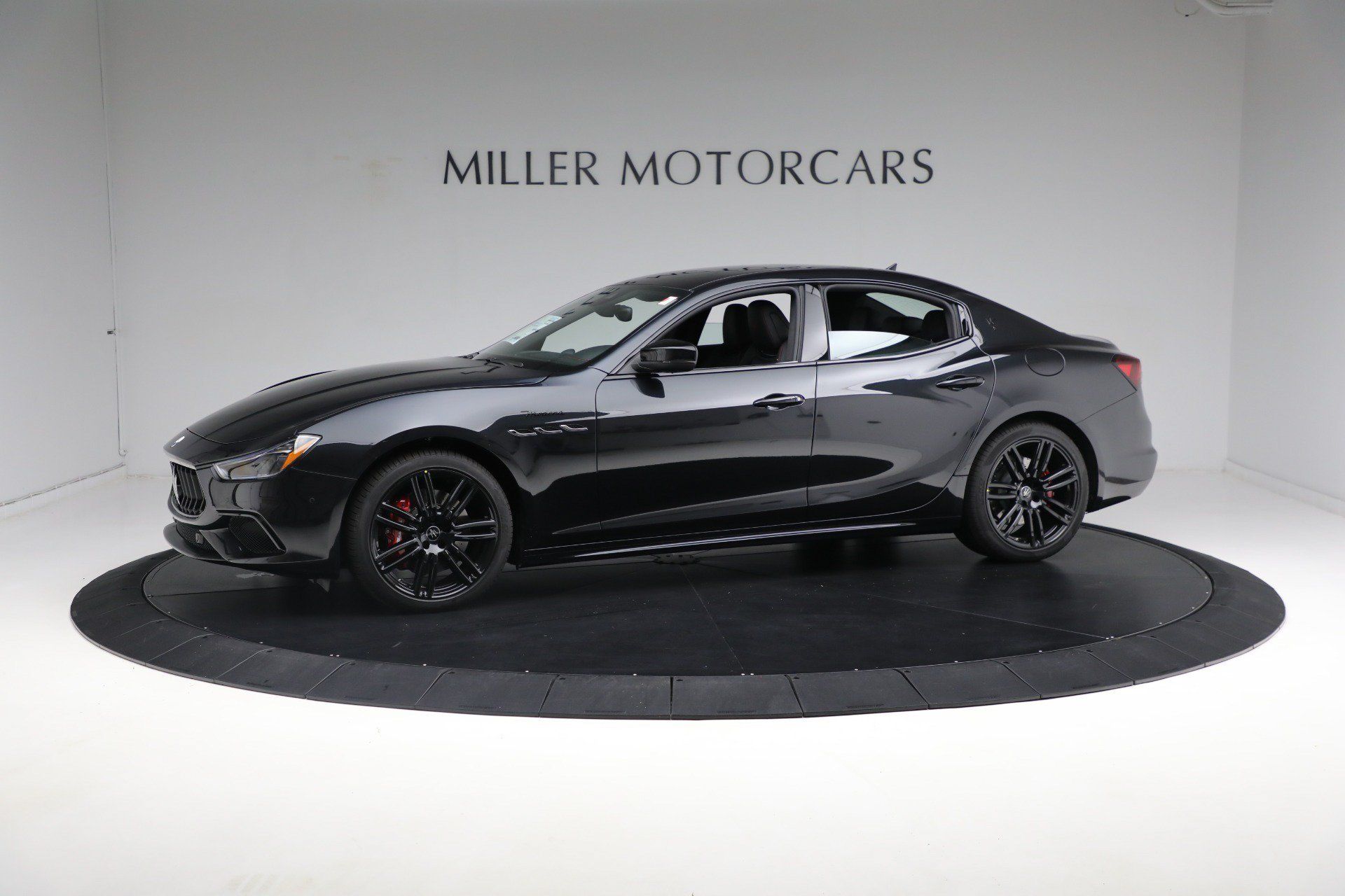Certified 2024 Maserati Ghibli Modena Q4 AWD/4WD image 5