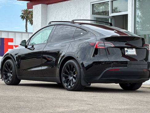 Used 2021 Tesla Model Y Long Range AWD/4WD image 6