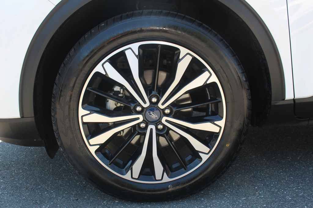 Used 2021 Ford Escape SE w/ SE Sport Appearance Package AWD/4WD image 31