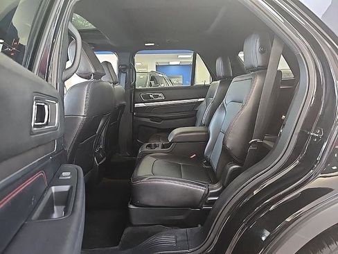 Used 2018 Ford Explorer Sport image 28