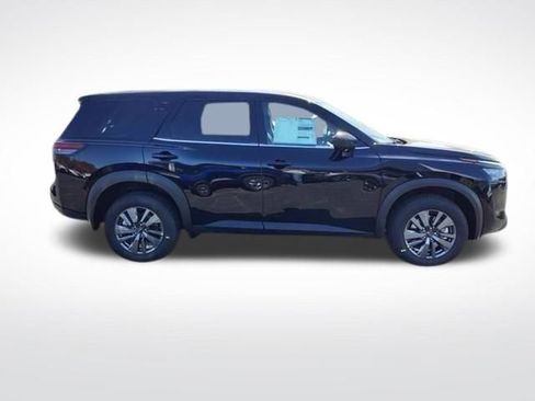 New 2025 Nissan Pathfinder S image 8