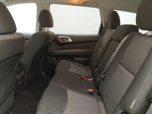 Used 2020 Nissan Pathfinder SV AWD/4WD image 18