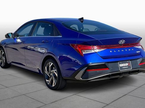 Used 2024 Hyundai Elantra Limited image 11