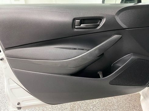 Used 2022 Toyota Corolla LE image 9