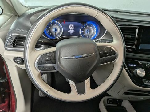 Used 2019 Chrysler Pacifica Limited image 20