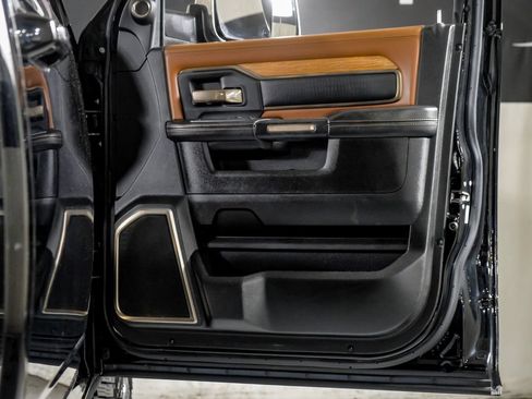 Used 2019 RAM 2500 Limited AWD/4WD image 36