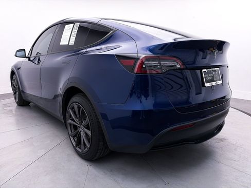 Used 2022 Tesla Model Y Long Range image 12