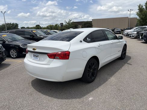 Used 2015 Chevrolet Impala LT FWD image 5