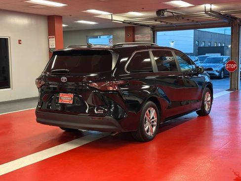 Certified 2024 Toyota Sienna XLE w/ XLE Plus Package AWD/4WD image 4