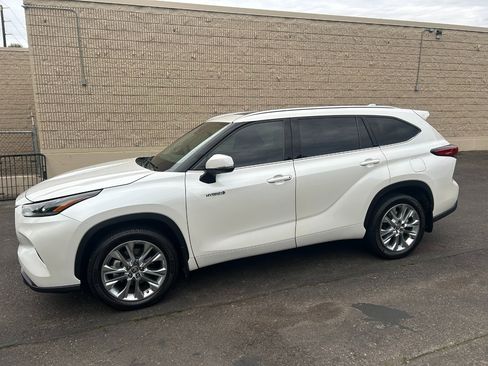 Used 2020 Toyota Highlander Limited image 8