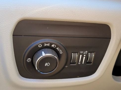 Used 2021 Jeep Grand Cherokee L Overland image 31