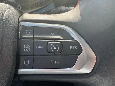 Used 2022 Jeep Compass Trailhawk w/ Trailhawk Convenience Group AWD/4WD image 17