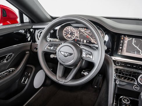 Used 2022 Bentley Flying Spur V8 image 27