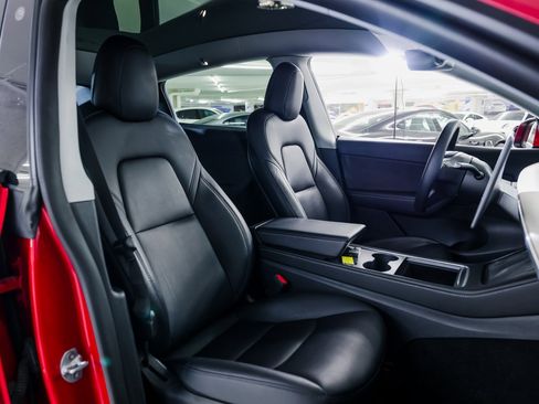 Used 2021 Tesla Model Y Long Range image 29