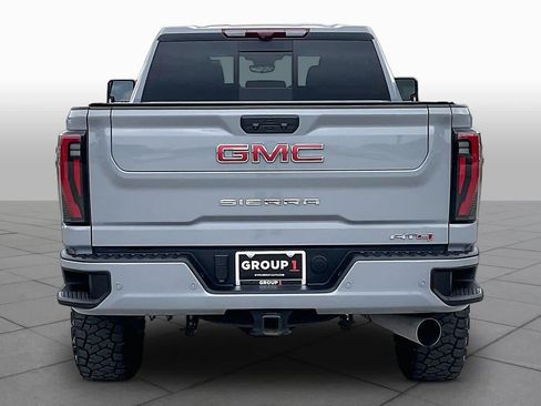 Used 2025 GMC Sierra 2500 AT4 w/ AT4 Premium Plus Package AWD/4WD image 5