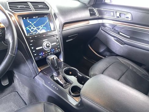 Used 2019 Ford Explorer Limited w/ Class III Trailer Tow Package FWD image 36