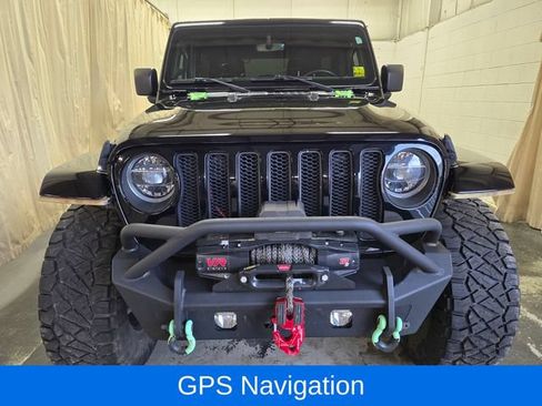 Used 2019 Jeep Wrangler Unlimited Sahara w/ Uconnect 4C Nav & Sound Group AWD/4WD image 3